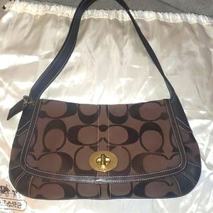 Coach Shoulder bag.